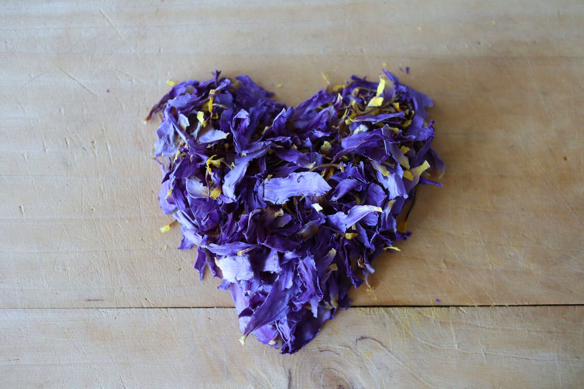 ORGANIC BLUE LOTUS FLOWER WHOLESALE (PETALS & STAMEN)